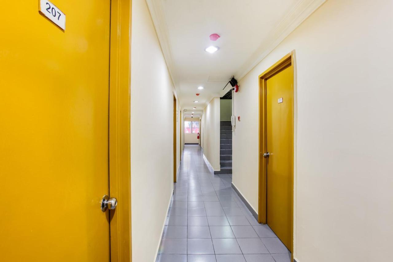 Oyo 43927 Sassana Hotel Куала Лумпур Екстериор снимка