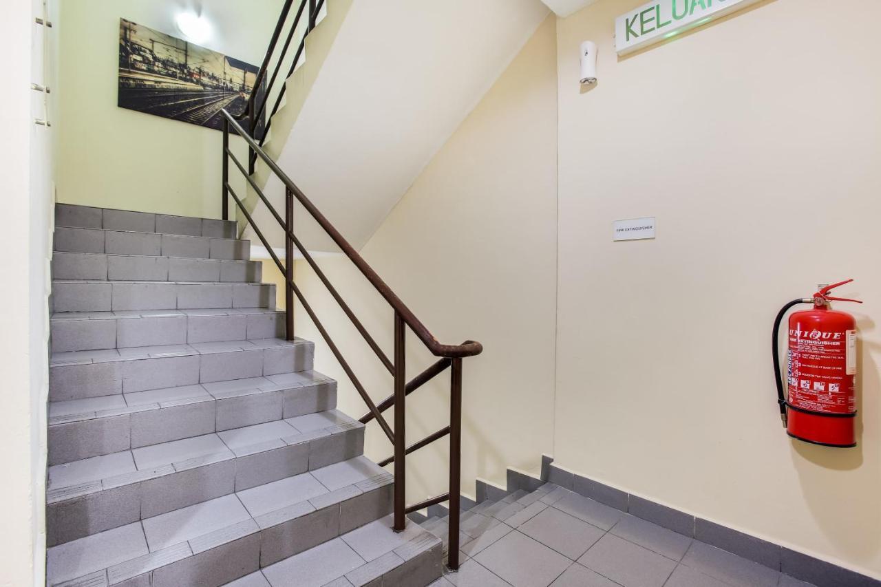 Oyo 43927 Sassana Hotel Куала Лумпур Екстериор снимка