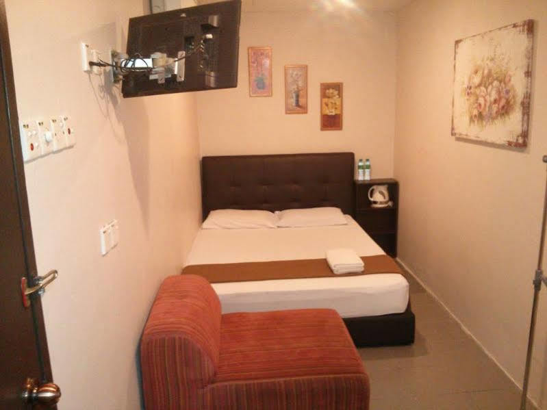 Oyo 43927 Sassana Hotel Куала Лумпур Екстериор снимка