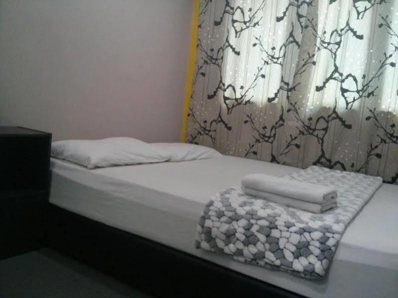 Oyo 43927 Sassana Hotel Куала Лумпур Екстериор снимка