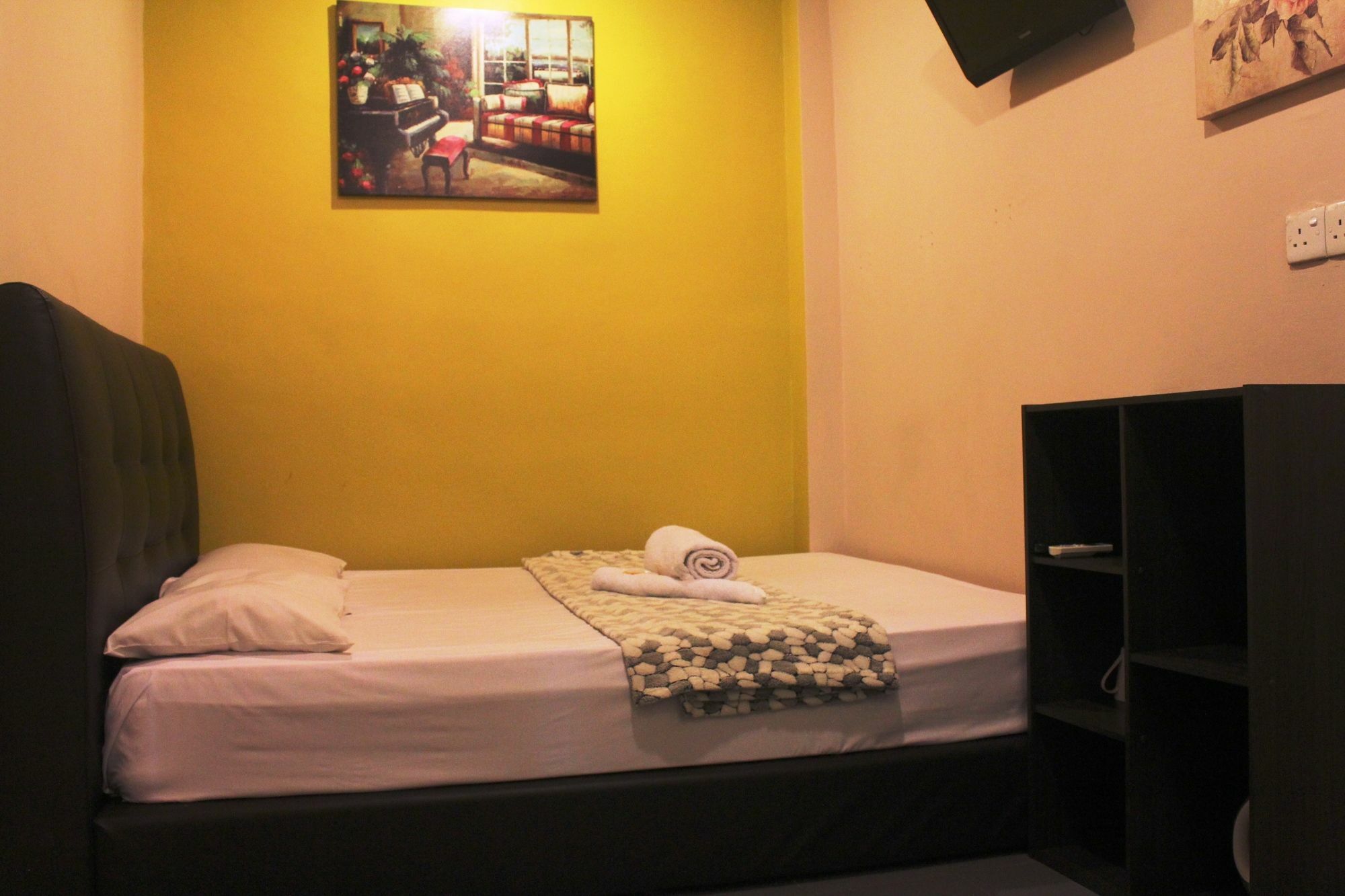 Oyo 43927 Sassana Hotel Куала Лумпур Екстериор снимка